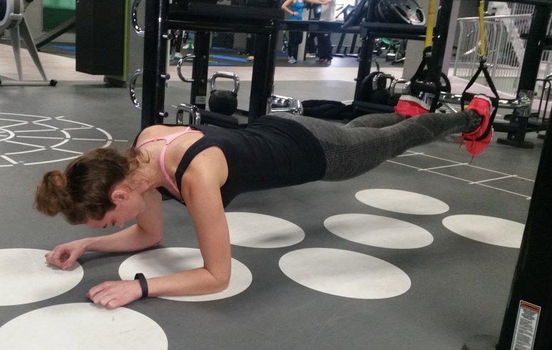 Plank Variationen TRX