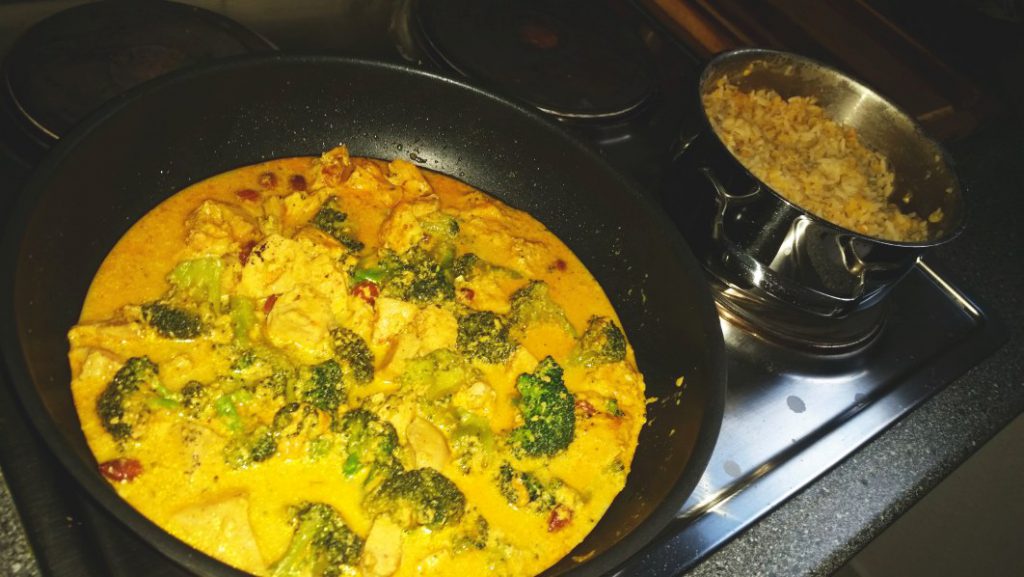 Curry-Hühnchen mit Reis und Linsen 2