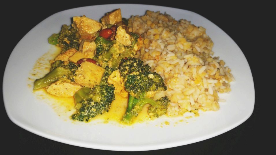 Curry-Hühnchen mit Reis und Linsen 3